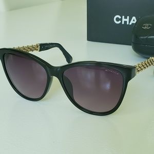Chanel sunglasses black & gold